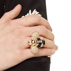 IN EXCELLENT CONDITION!! KATE SPADE “QUEEN BEE” SPARKLING PAVE GOLD PLATED RING